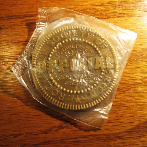 1978 ROCKWELL SOCIETY OF AMERICA Large 121g Bronze Coin Stockbridge PAPERWEIGHT - Picture 2 of 2